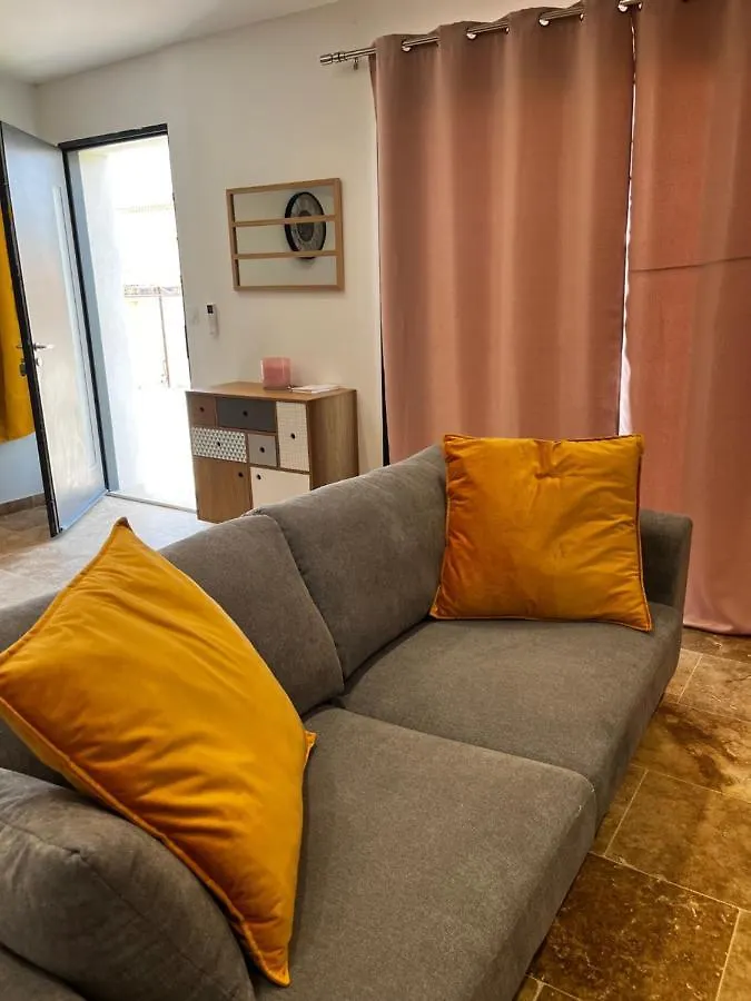 Magnifique Maisonnette Dependance Avec Piscine Chateaurenard Holiday home