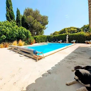 Appartement Superbe D'entressen Dans Mas En Campagne Avec Piscine Et Espace De Jeux Extérieurs Pour Les Enfants Et Terrain De Pétanque