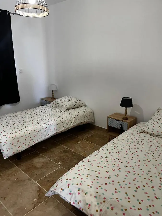 Holiday home Magnifique Maisonnette Dependance Avec Piscine Chateaurenard France
