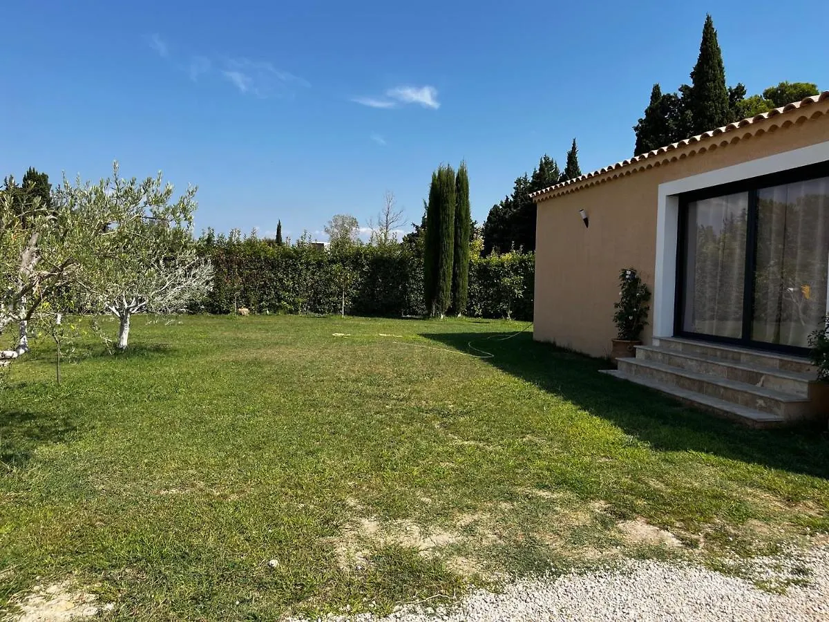 Σπίτι διακοπών Magnifique Maisonnette Dependance Avec Piscine Châteaurenard